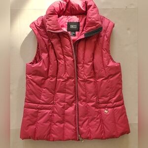 NILS Women’s Puffer Vest Size 12 Beautiful Pink. Fits like a Medium.